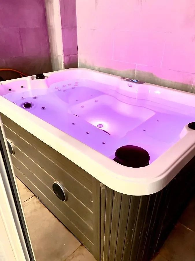 Relax Apartment - Private Jacuzzi/Spa With 2Bedrooms Malaga Spain